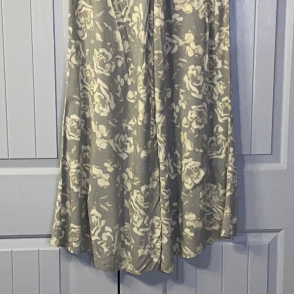 Jack by BB Dakota Blueish-Gray Wide Leg Boho Resort Floral Pants ~ Size Medium - Picture 3 of 13